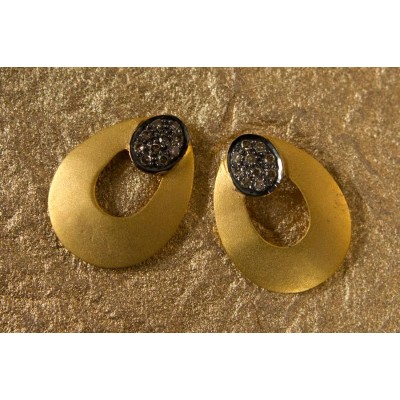 Gold Earstuds with Diamonds